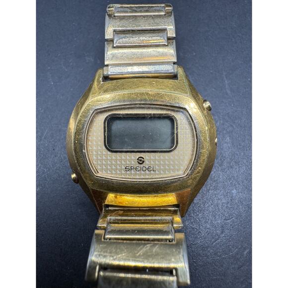 1979 Speidel Men\'s Watch Time TV Shaped Modulator Gold Tone Digital Watch main image 12